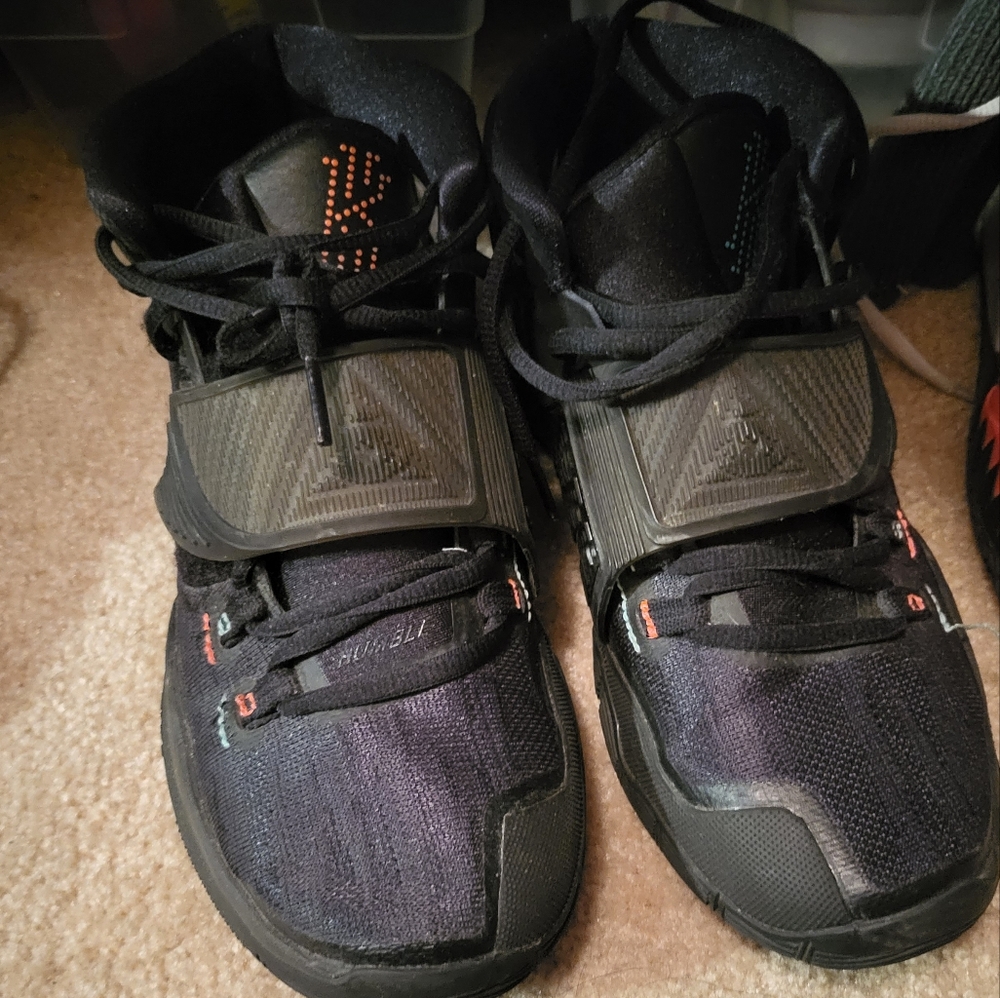 Nike Kyrie Irving Sneakers